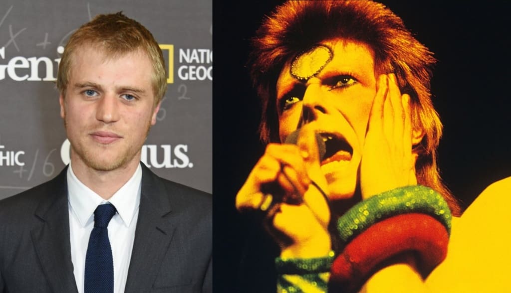 Izquierda: Foto actual de Johnny Flynn. Derecha: el icónico David Bowie.