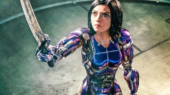 Las actrices Zendaya y Bella Thorne, fueron consideradas para el papel de Alita, pero Rosa Salazar impacto en su audición a Cameron y se quedó con el papel. 