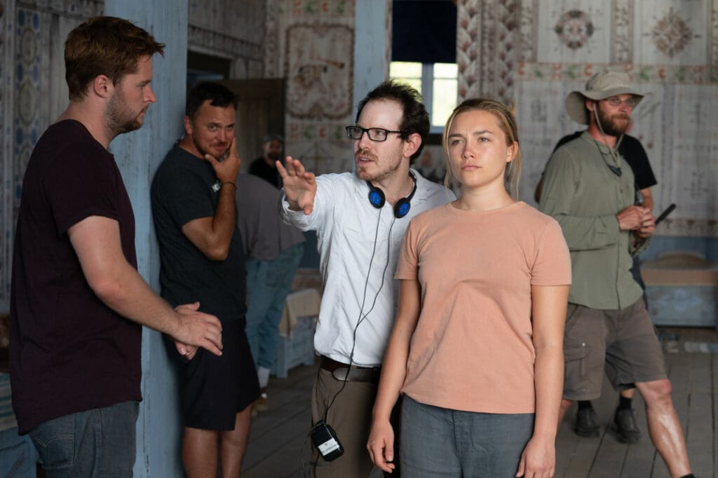 Ari Aster dirigiendo Midsommar