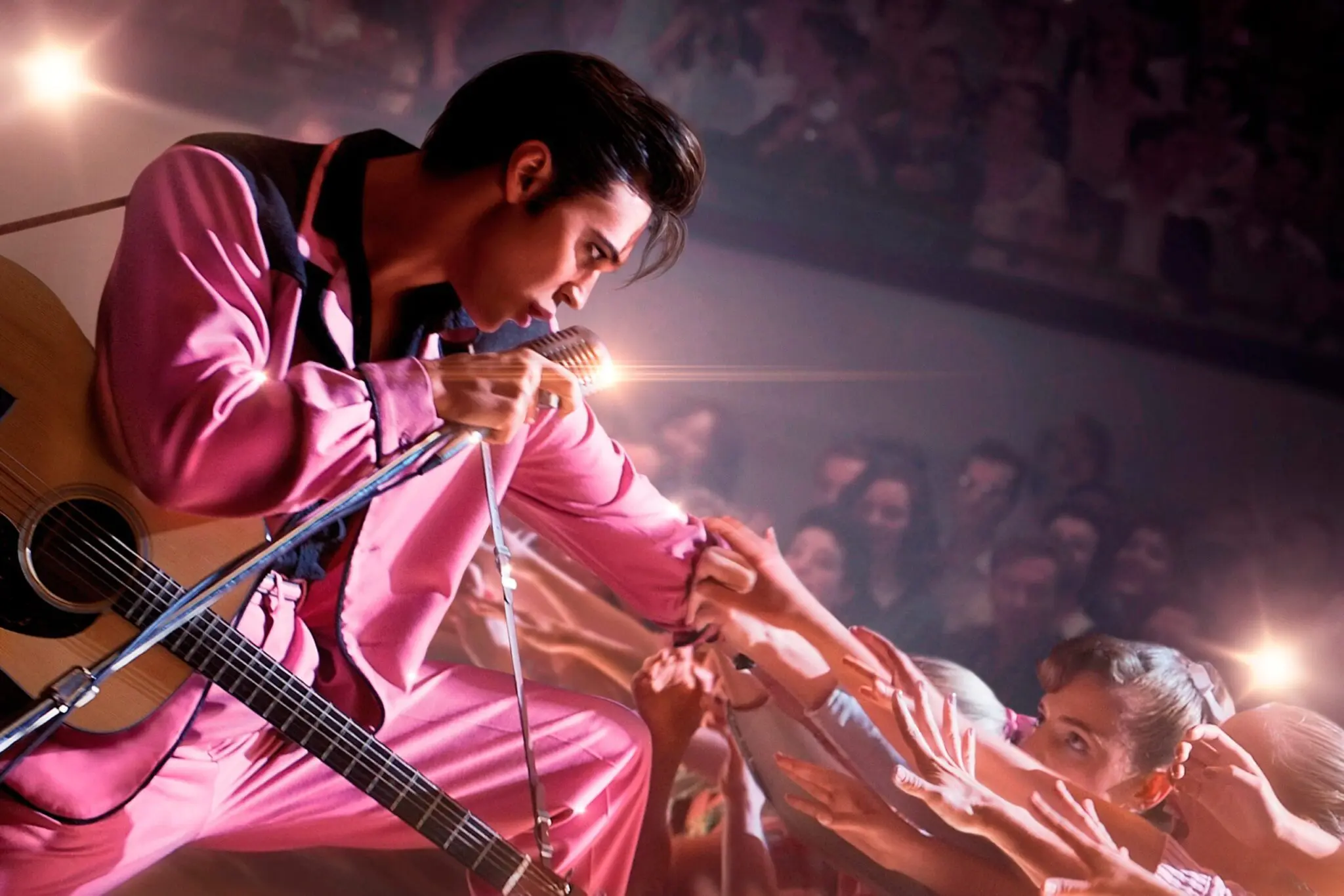 Crítica de &#8216;Elvis&#8217;, el show visual de Buz Luhrmann con Austin Butler como nominado al Oscars