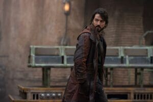 El protagonista de Andor, Diego Luna en acción
