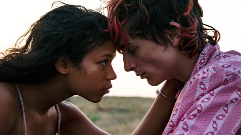 Bones and all está protagonizada por Taylor Russell y Timothée Chalamet