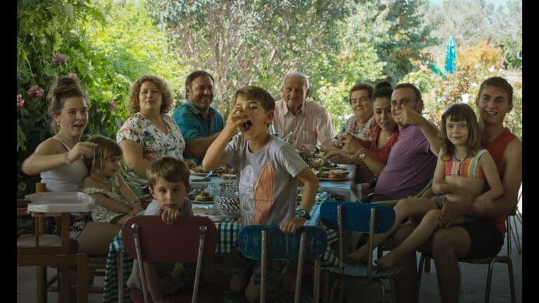 todo el elenco de la familia de alcarrás