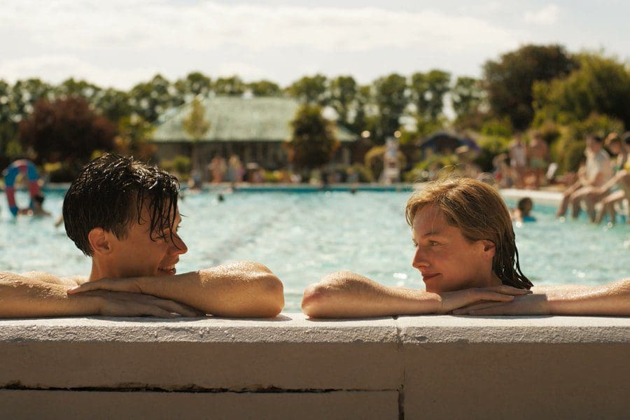 Harry Styles interpreta a Tom en My Policeman, la nueva película de prime video.