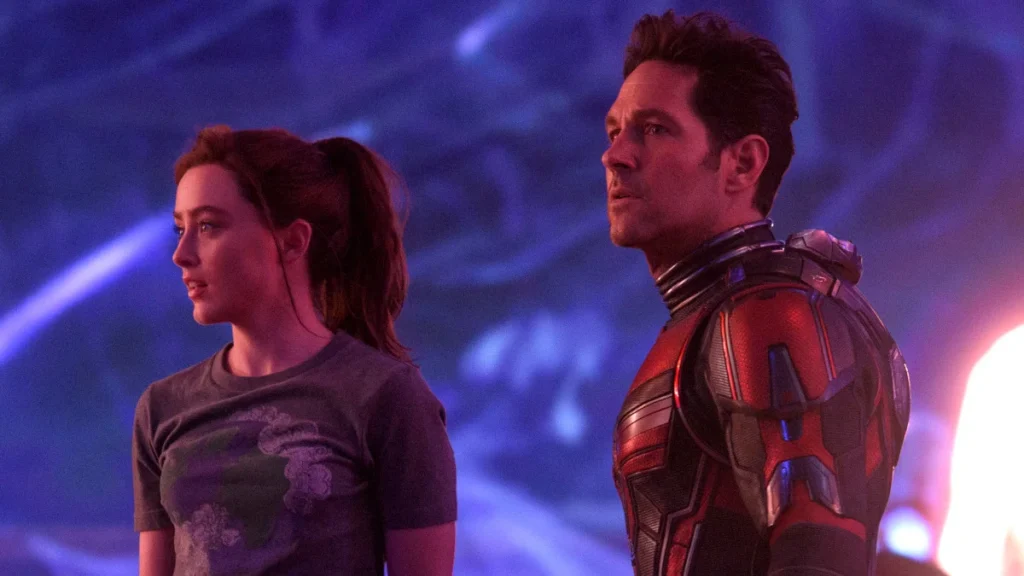 antman y su hija en el reino cuantico