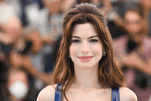 anne hathaway protagoniza la nueva pelicula de David Robert Mitchell