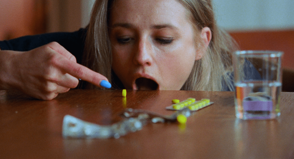 Kristine Kujath Thorp en Sick of Myself.