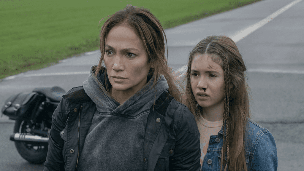Jennifer Lopez y Lucy Paez en La Madre.