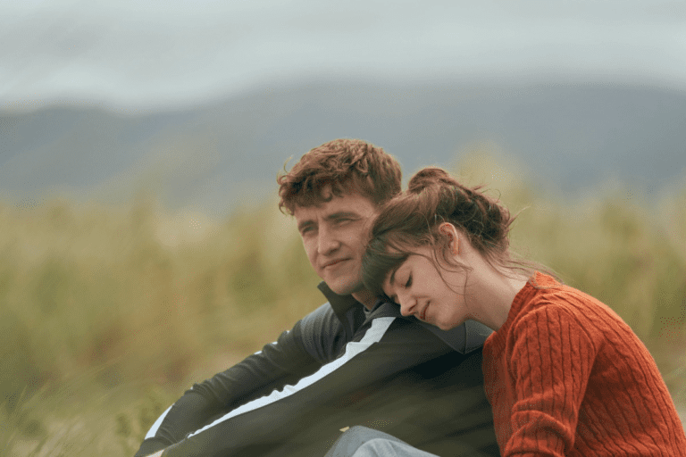 Paul Mescal y Daisy Edgar-Jones en Normal People (2020)