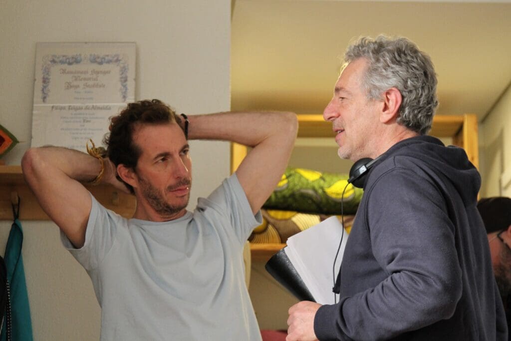 Entrevista a Martin Retjman por la Practica, martín dirigiendo a Esteban.