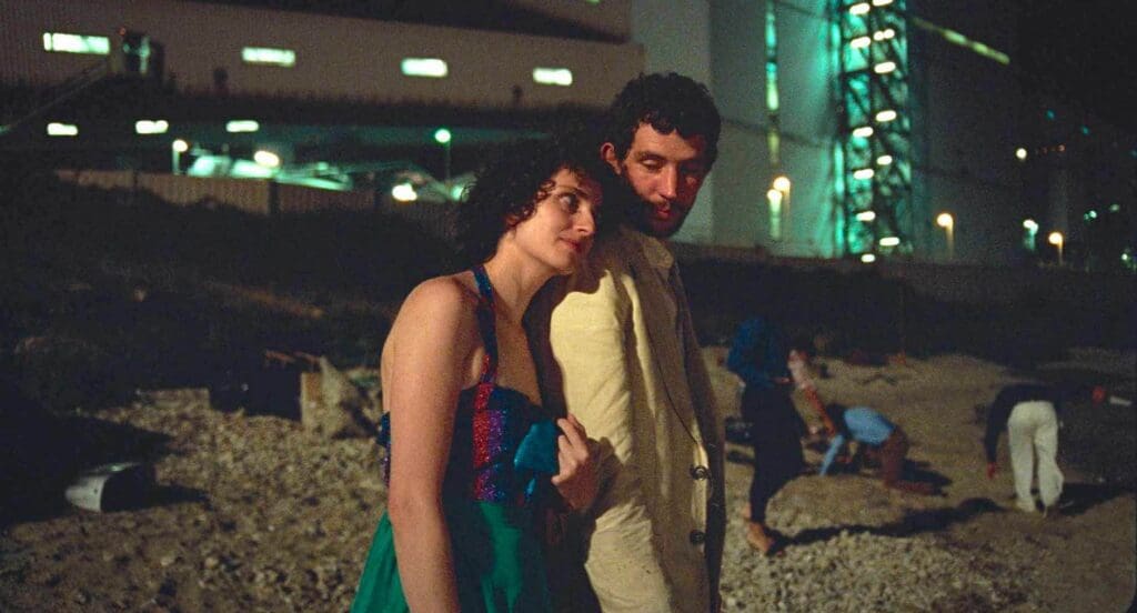 La Chimera de Alice Rohrwacher - Los protagonistas cambian por la playa.