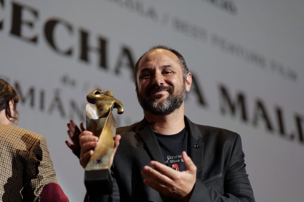 Entrevista a Demián Rugna  - el director recibiendo el premio