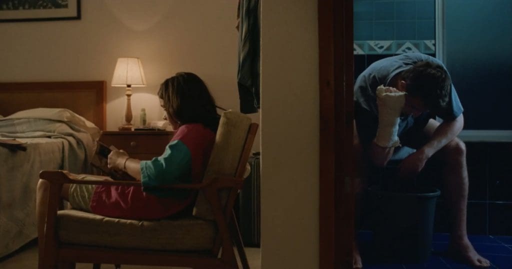 Escena del baño de Aftersun