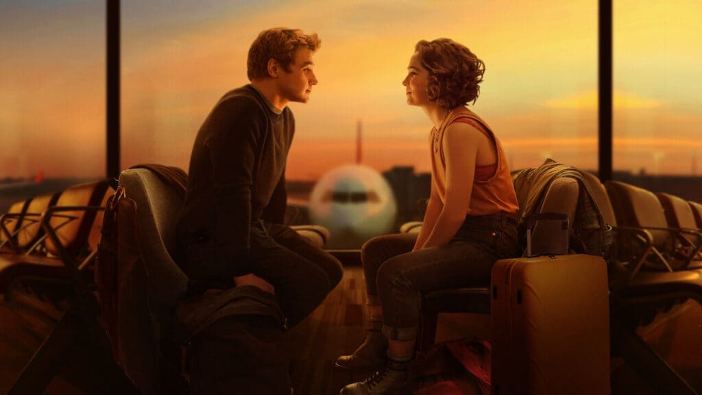 Una pareja habla mientras espera un avion 10 películas románticas en Netflix