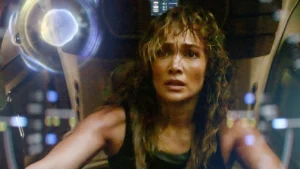 Jennifer Lopez en una nave especial