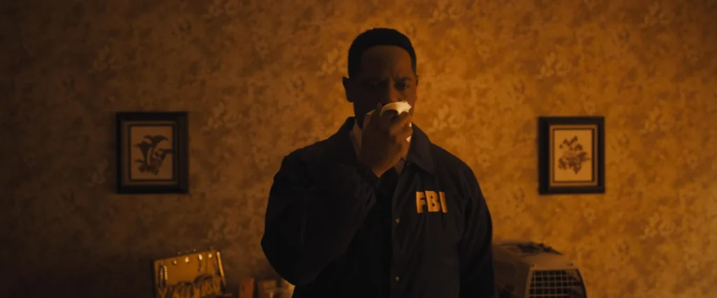 Longlegs película un detective del fbi ve un cuerpo