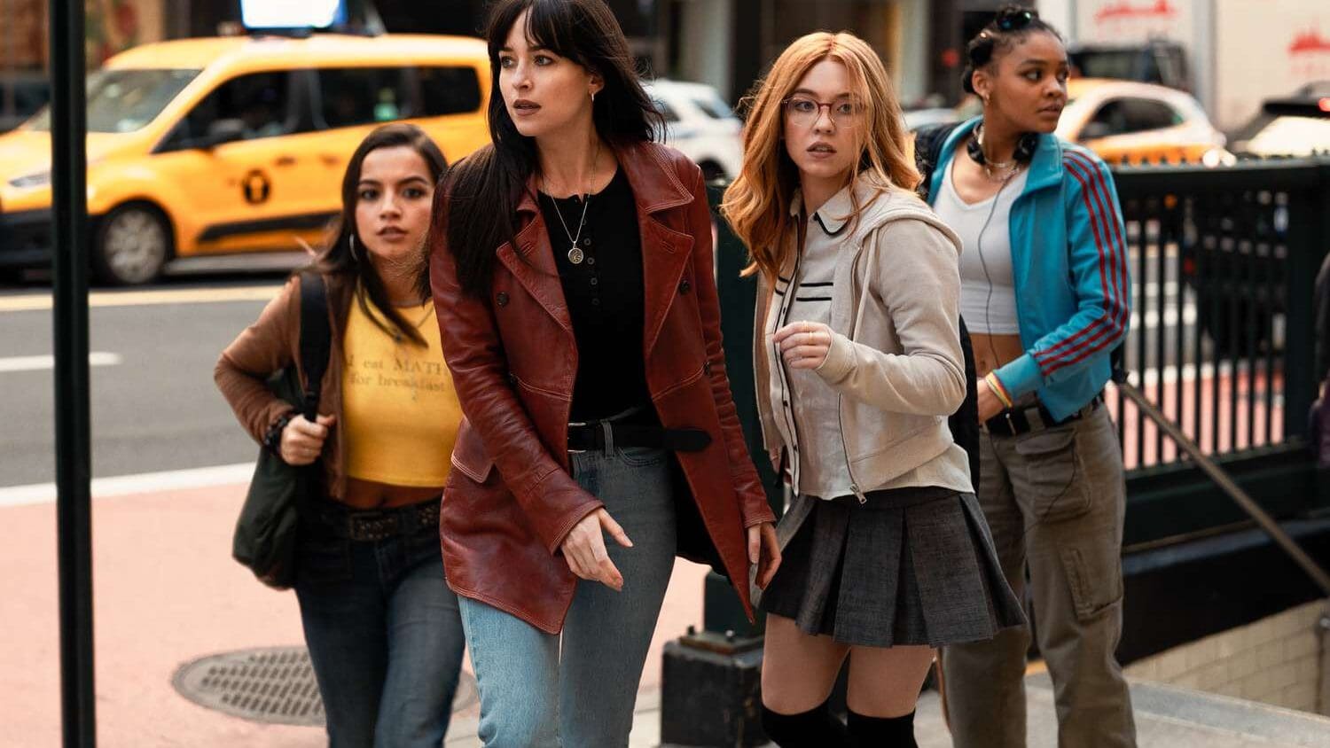 El elenco de Madame Web corre por las carrer de Nueva York