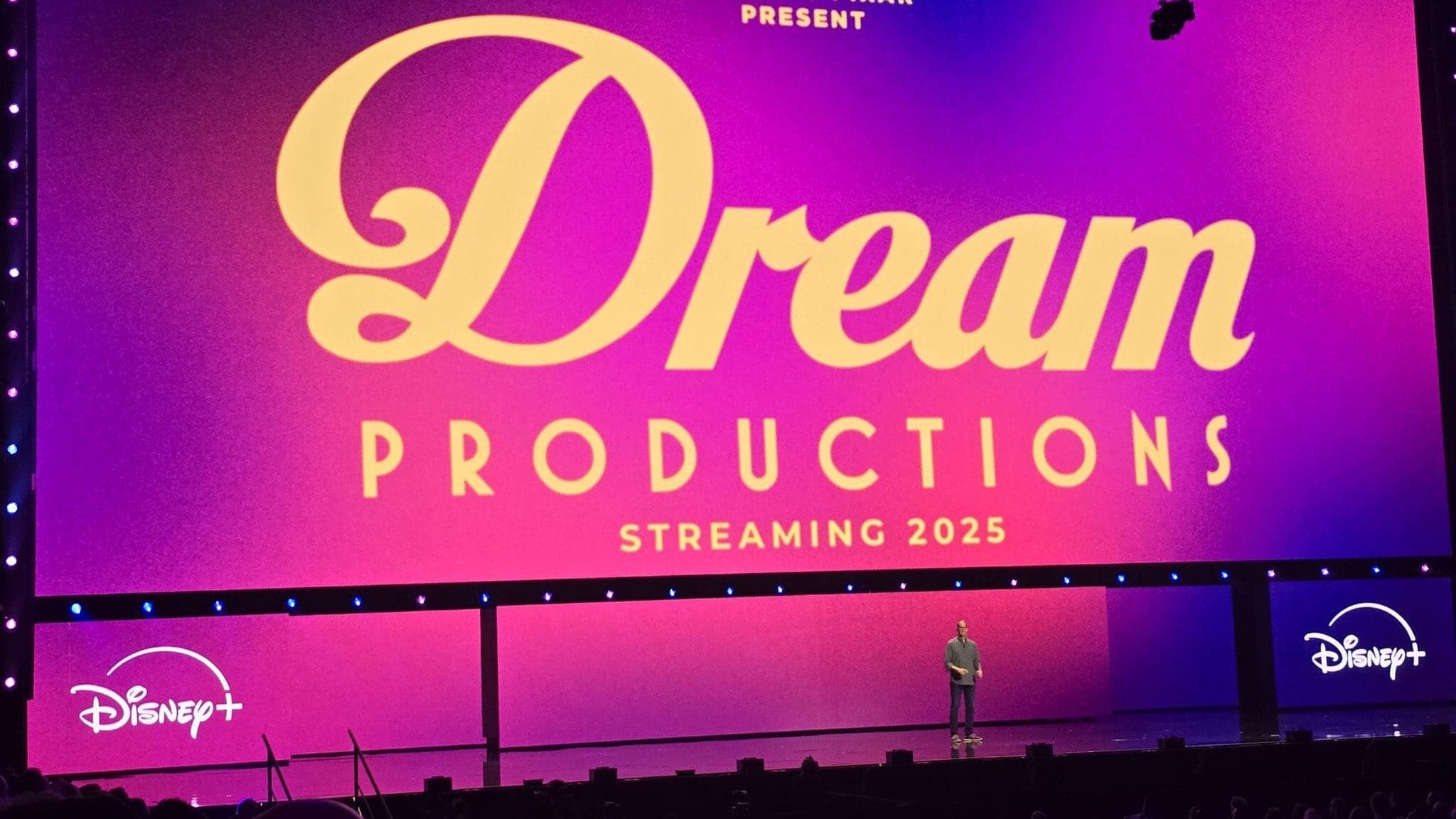 Anuncio de la serie de Inside Out en la D23 de Disney.