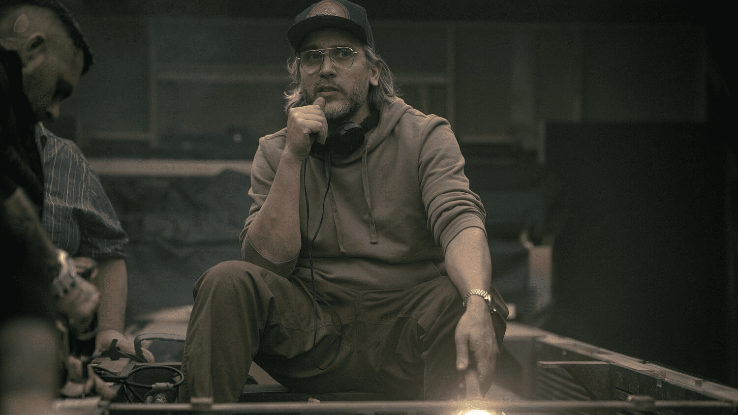 Fede Alvarez en el set de Alien Romulus