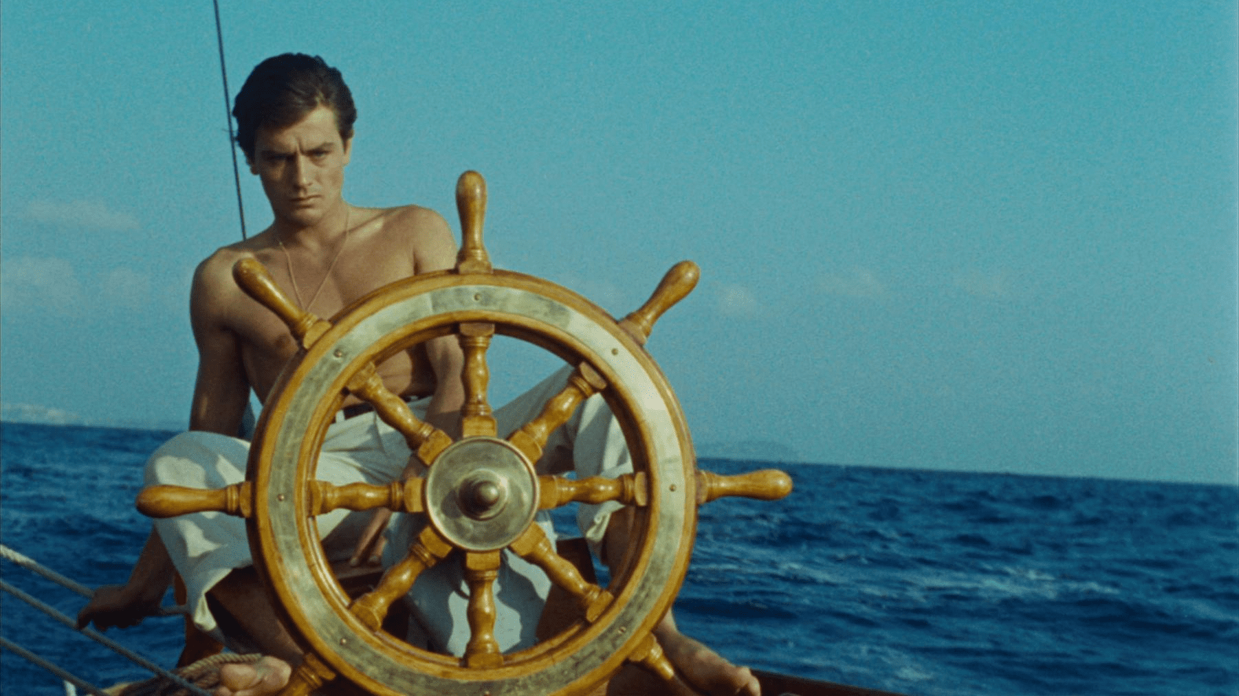  Alain Delon como un marinero