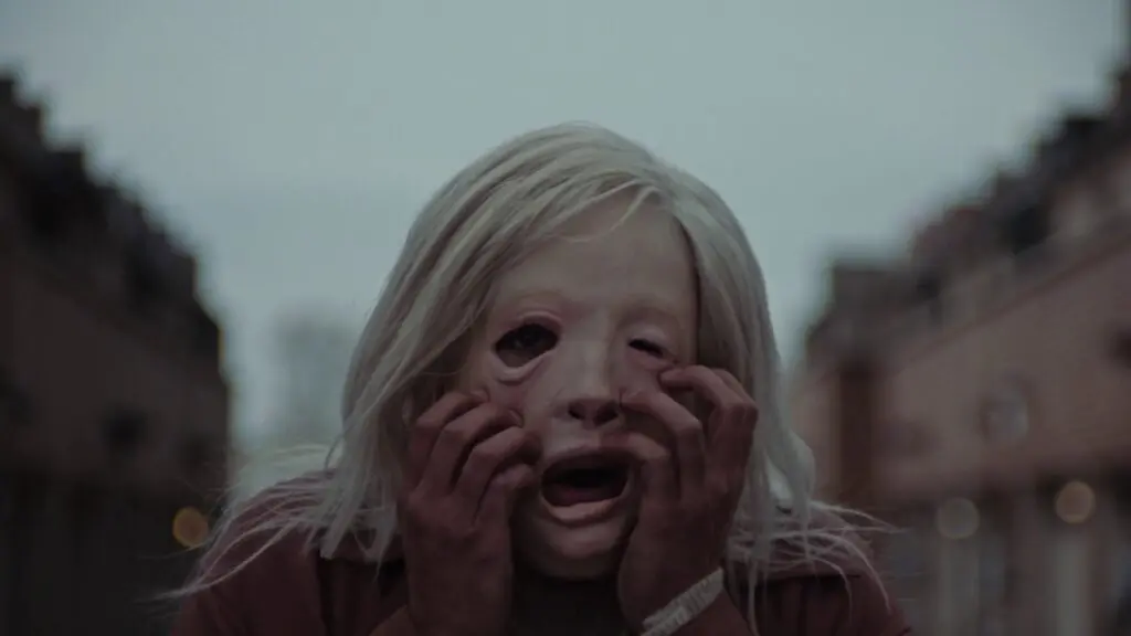 Possesor disponible en MAX película de Body Horror