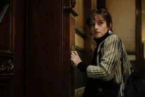 Julie Garner en Departamento 7A