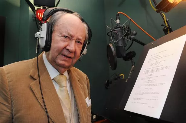 Peter Sallis grabando las películas de