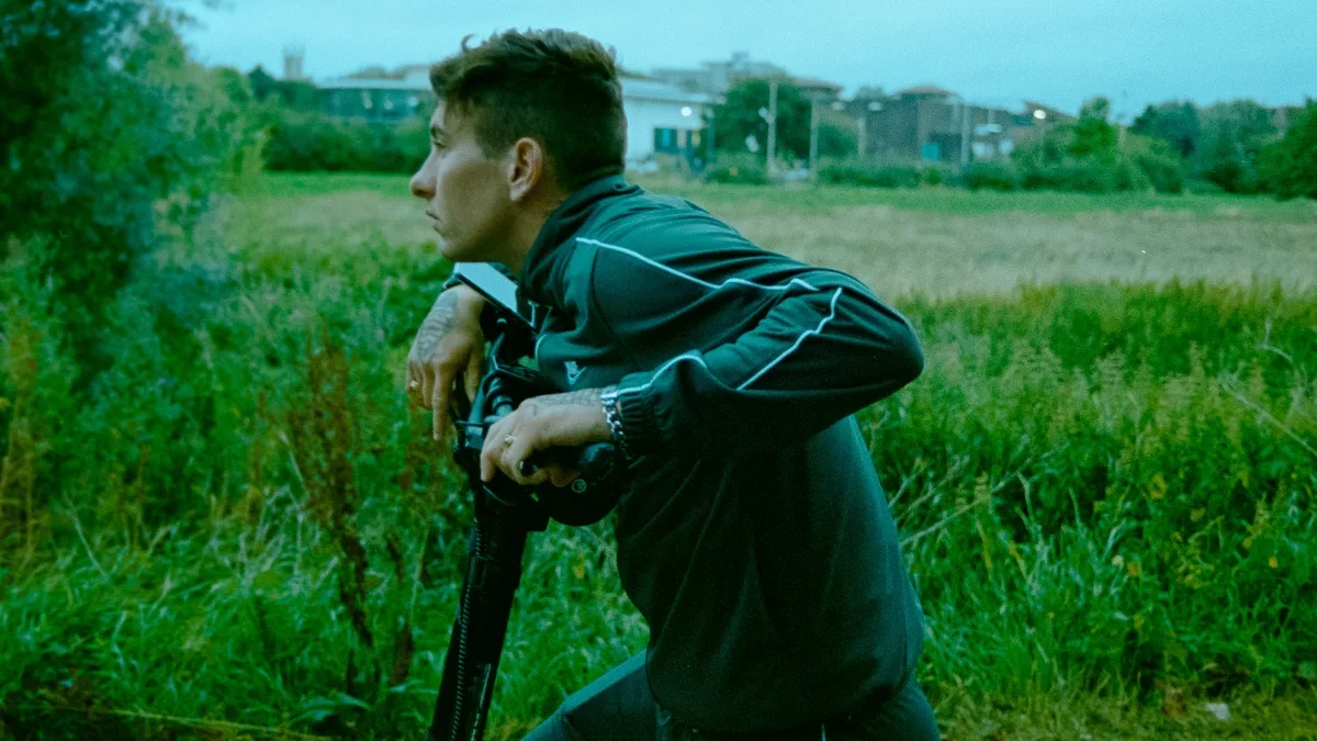Barry Keoghan en la película Bird