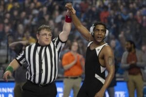 Basada en hechos reales, esta película narra la historia de un luchador con grandes logros deportivos a pesar de contar con una sola pierna.