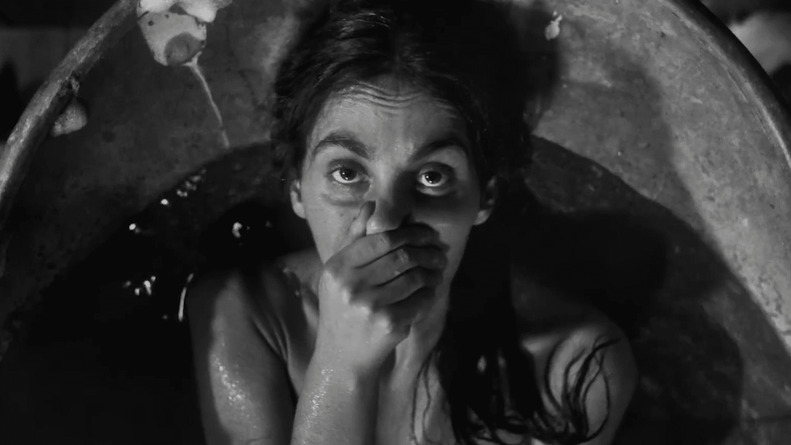 The Girl with the Needle, una de las mejores películas del año