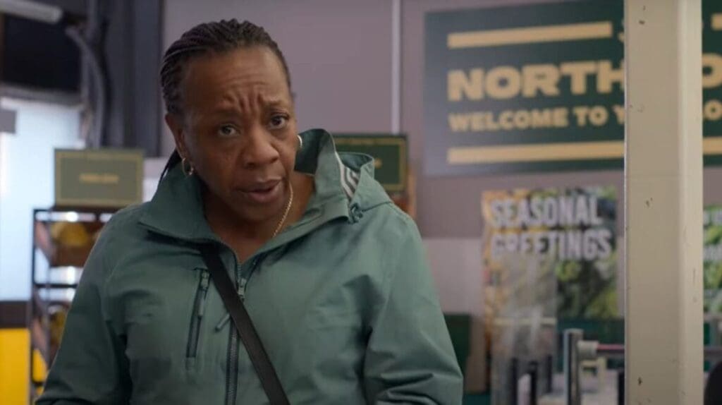 Marianne Jean-Baptiste y Michele Austin en la película Hard Truths.