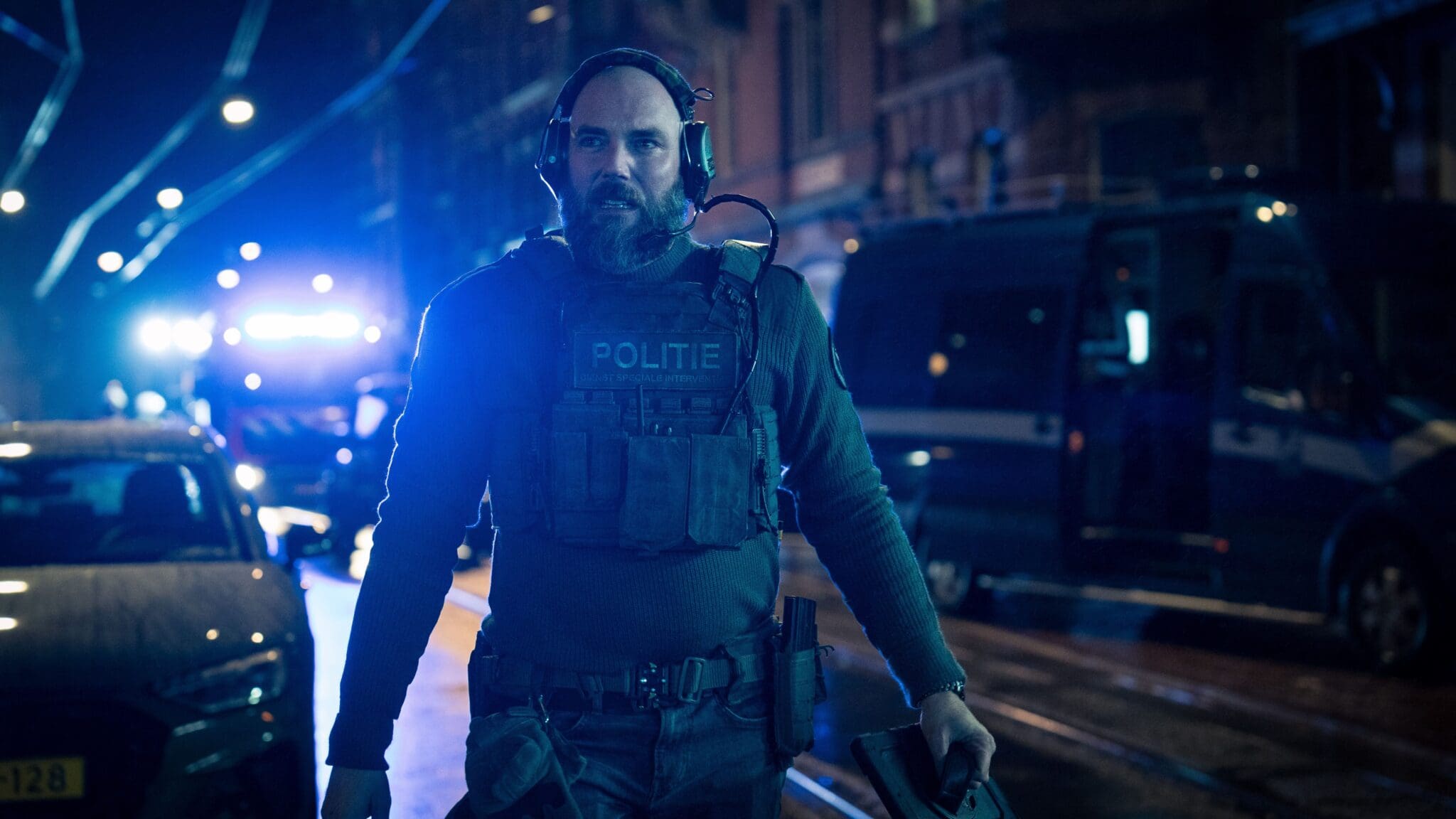 La policia en iHostage pelicula de netflix 