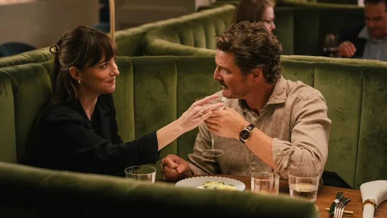 Dakota Johnson con Pedro Pascal en Materialists 2025