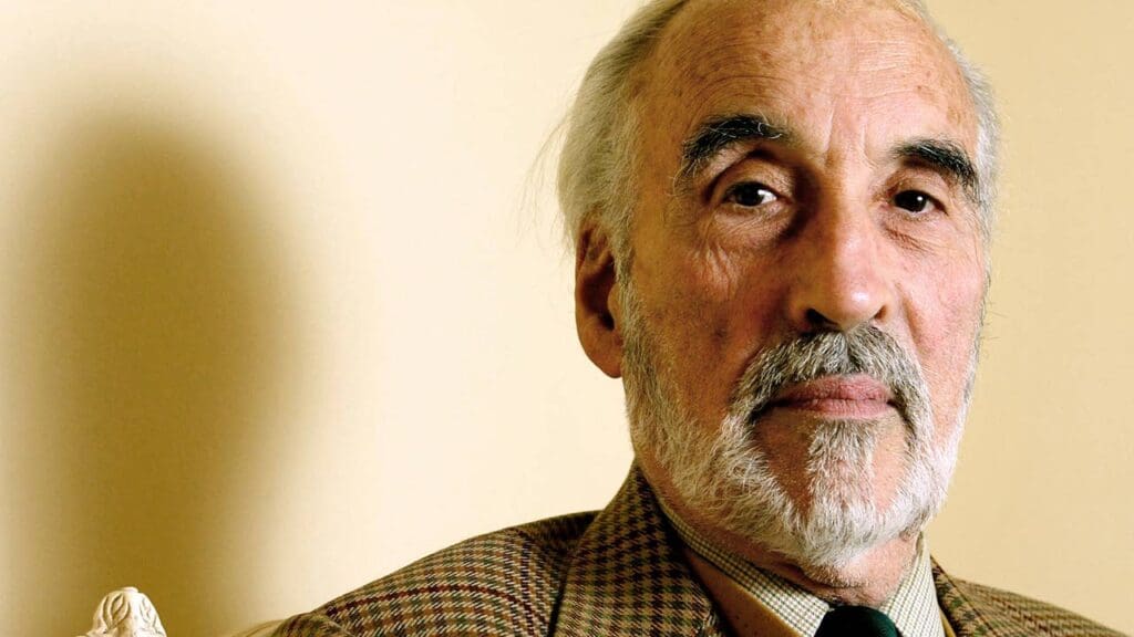 Retrato del actor Christopher Lee, conocido por interpretar a Drácula, Saruman y el Conde Dooku.