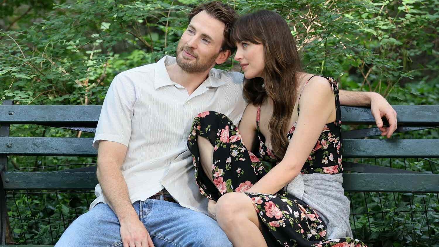 Chris Evans, Dakota Johnson en Materialists pelicula de Celine Song 2025 
