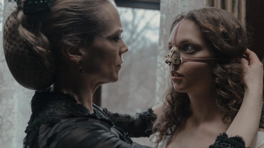 La protagonista de The Ugly Stepsister pelicula de Emilie Blichfeldt