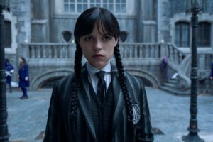 Jenna Ortega como Merlina en wednesday serie de netflix