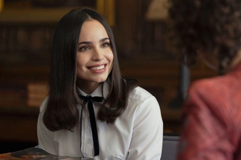 Sofia Carson en Mi año en oxford pelicula de Netflix