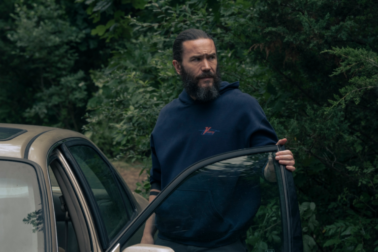 Tom Pelphrey en Task serie de HBO Max