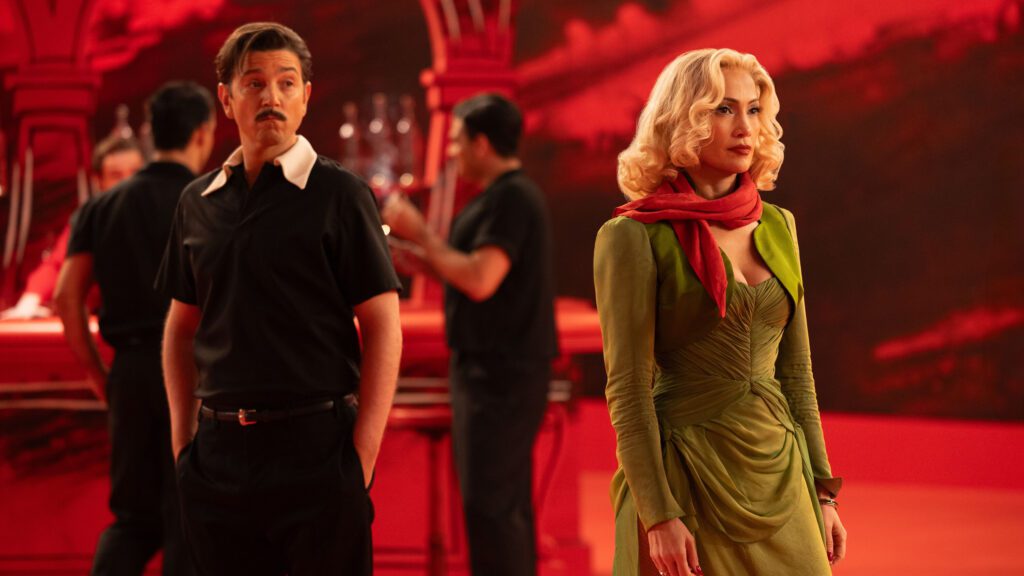 Jennifer Lopez, Diego Luna en El beso de la mujer araña