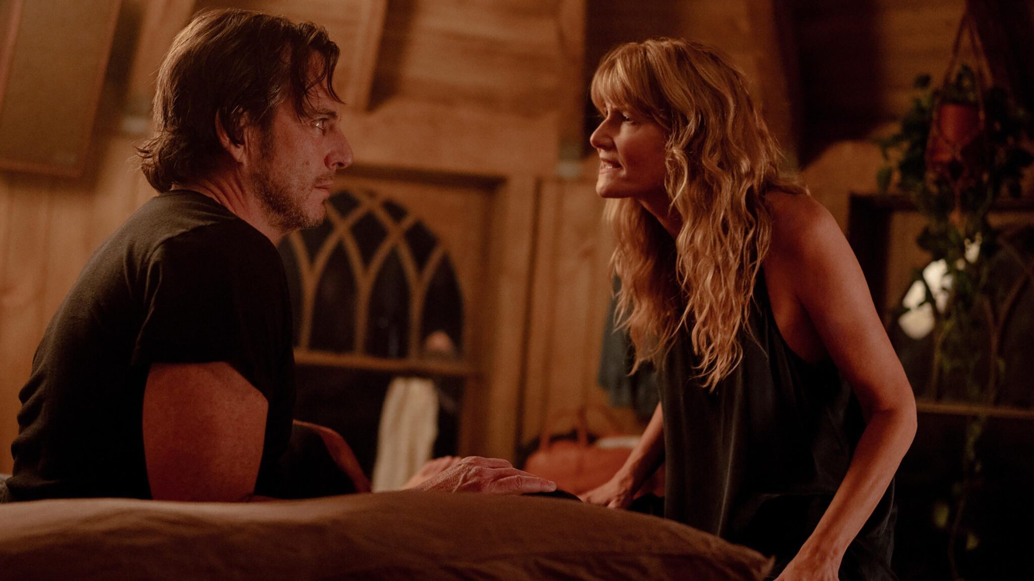 Laura Dern and Will Arnet in Is this thing on?