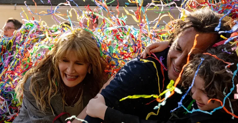 Laura Dern and Will Arnet in Is this thing on?