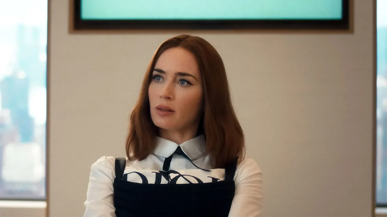 Emily Blunt como Emily en EL DIABLO VISTE A LA MODA 2
